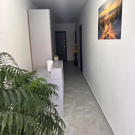Lägenhetshotell La Playa - Pe Plaja Cu Sezlong Gratuit 3*