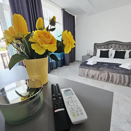 Lägenhetshotell La Playa - Pe Plaja Cu Sezlong Gratuit 3*